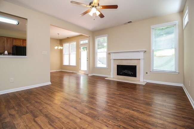 Foto del edificio - 357 Laurel Glen Xing