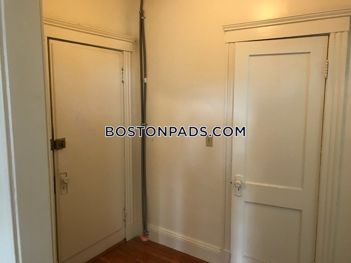 49 Worthington St Unit 35, Roxbury Crossing, MA Room for Rent in