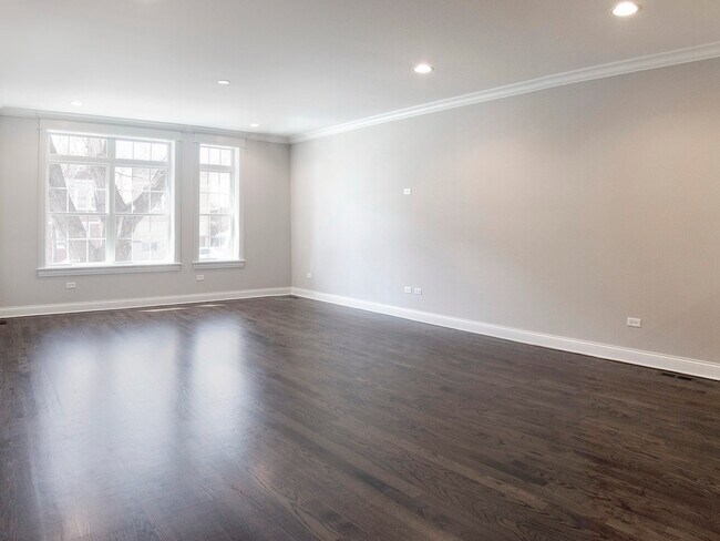 Foto del edificio - 4113 N Western Ave