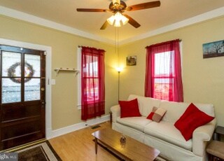 Building Photo - 618 3rd St