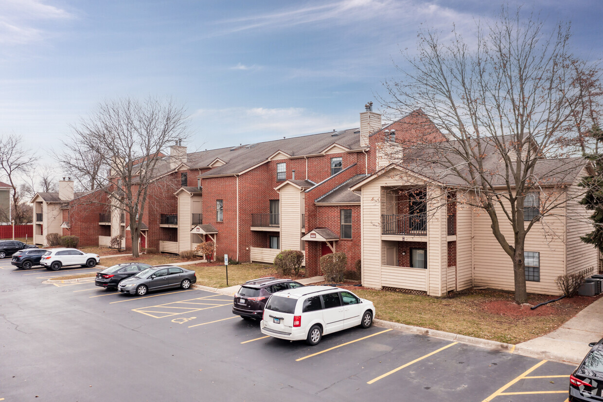 Primary Photo - Foxfire Condominiums