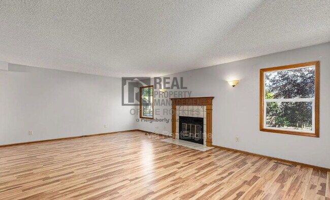 Foto del edificio - 773 Johnson Ave