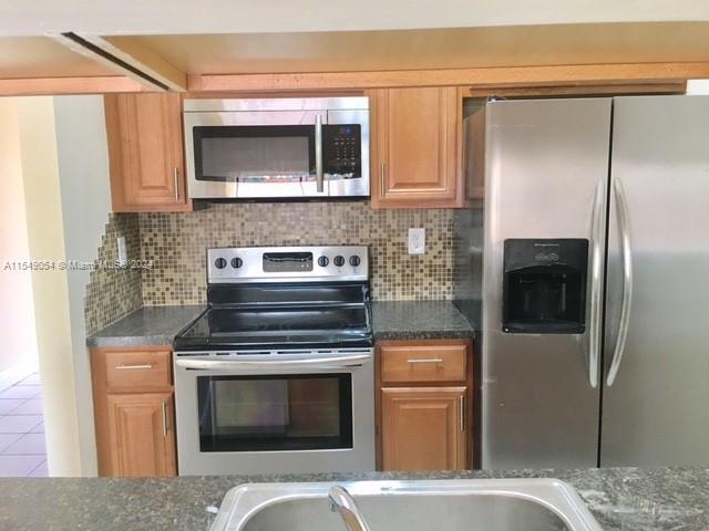 Building Photo - 1300 SW 135th Ct
