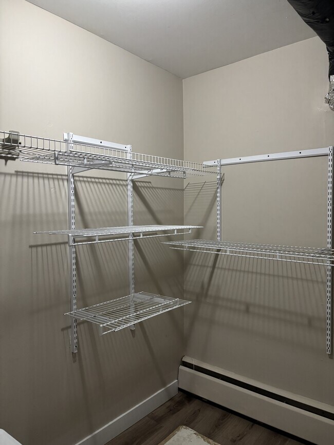 Photo du bâtiment - 2908-116A 116a Ave NW