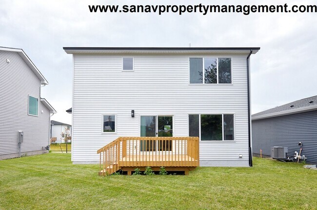Building Photo - Spacious 3-Bedroom Home with Modern Layout...