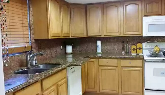 Foto del edificio - 9411 Ledgestone Ln