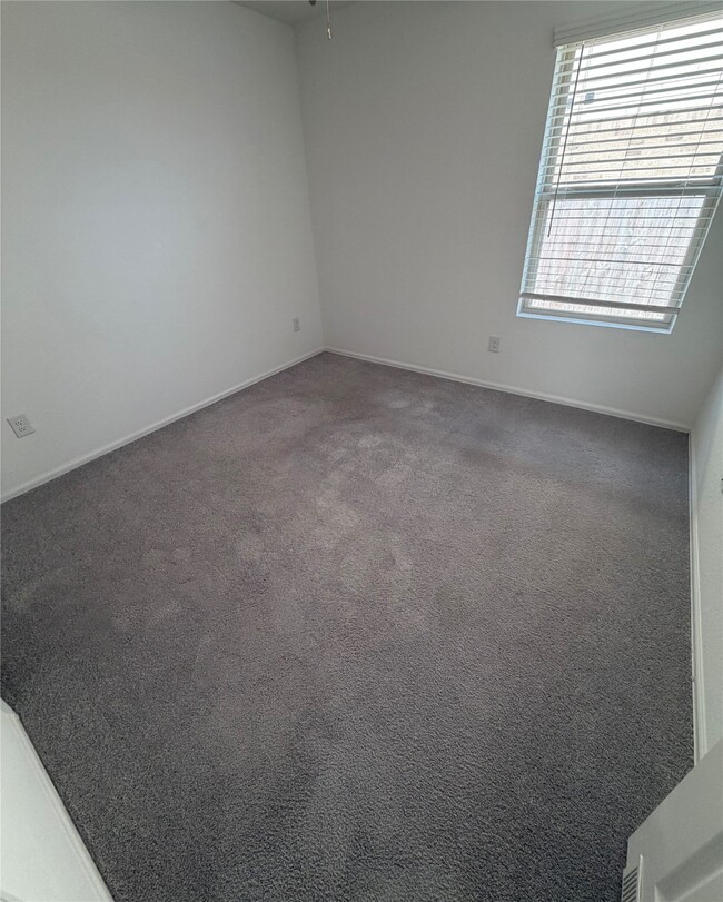 Building Photo - 1315 Millers Pass Dr