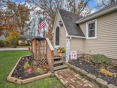 Photo - 746 E 342nd St (Eastlake, OH)