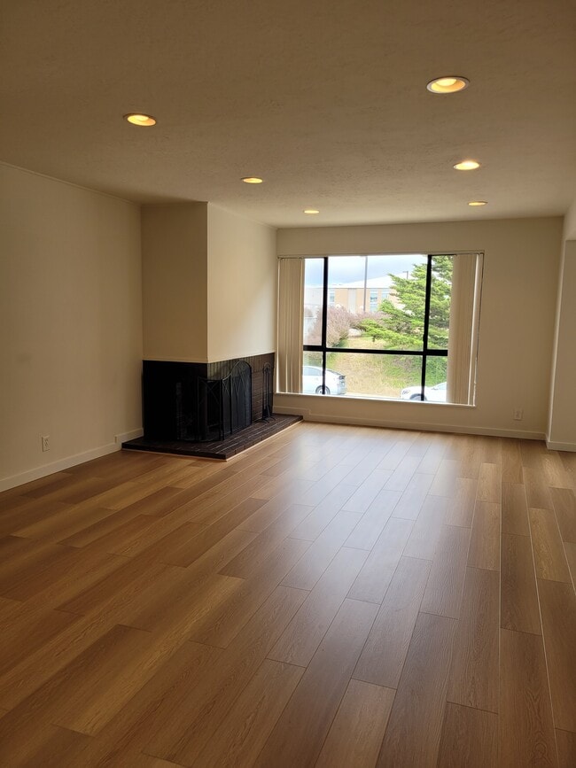 Foto del edificio - 54 Edgemont Dr