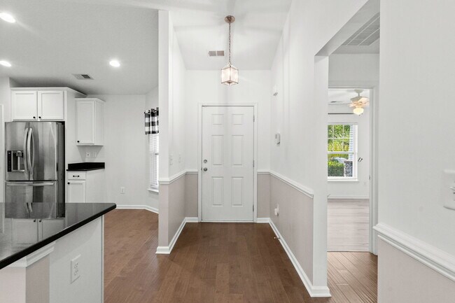 Foto del edificio - 733 Old Castle Loop Rd