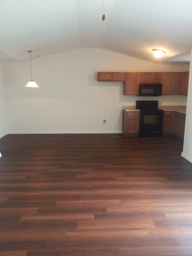 Building Photo - 56 Roseberry Cir