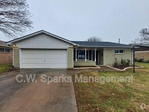 Building Photo - 2804 Clearbrook Dr