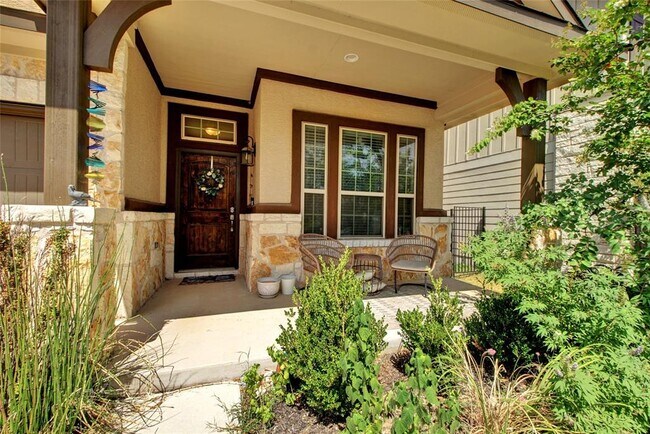 Foto del edificio - 216 Russet Trl