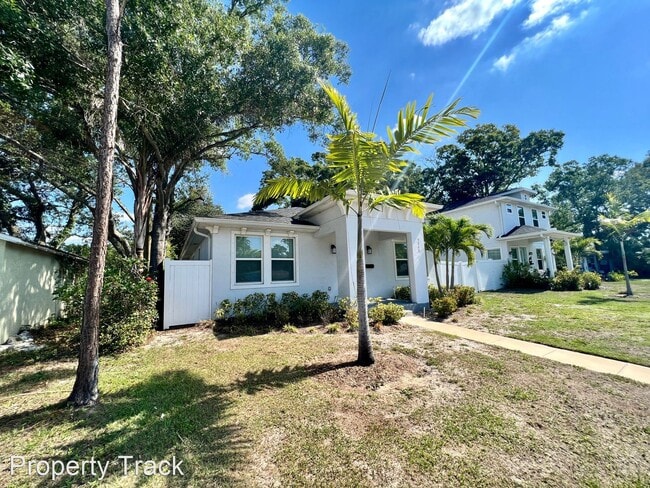 Building Photo - 4 br, 2.5 bath House - 5243 BURLINGTON AVE N