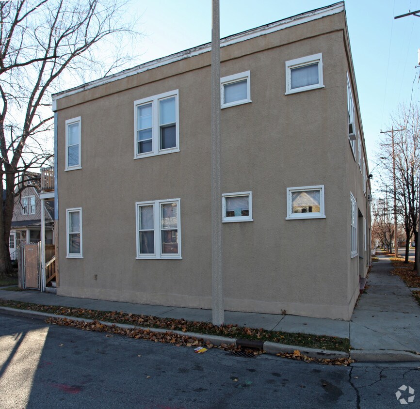 Building Photo - 2201-2215 65th St