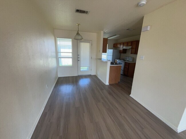 Foto del edificio - 5705 Greengate Dr