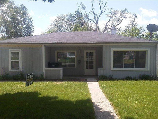 808 E Harris St, Lansing, MI 48906 - House for Rent in Lansing, MI