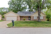 Foto principal - Beautiful 3 Bed 2 Bath Home for Rent in Fo...