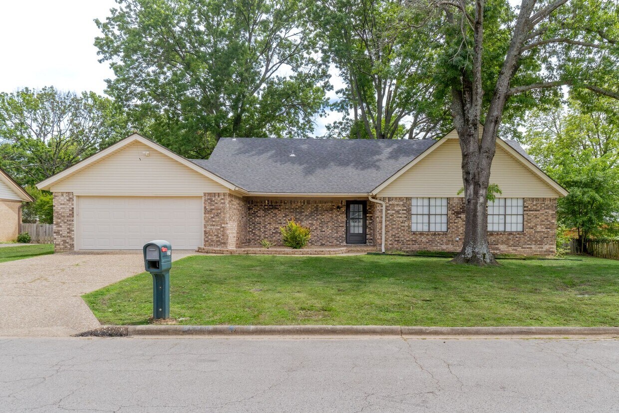 Primary Photo - Beautiful 3 Bed 2 Bath Home for Rent in Fo...