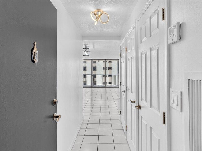 Foto del edificio - 2655 Collins Ave