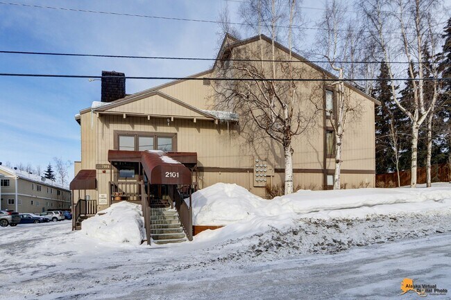 Building Photo - 2101 W 29th Ave