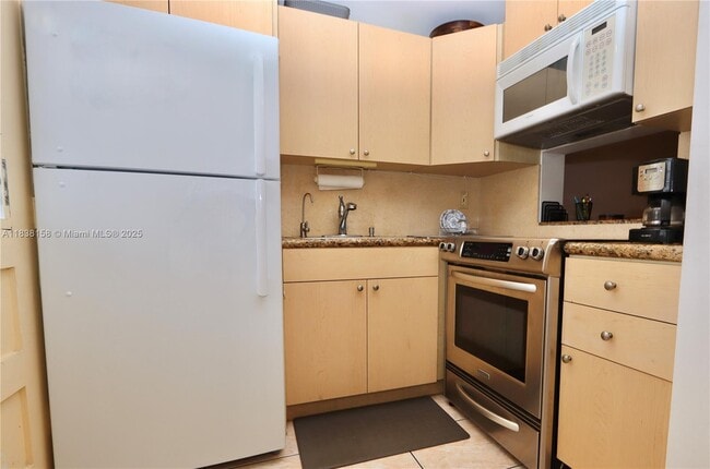 Foto del edificio - 2851 Leonard Dr