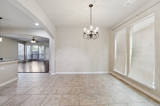 Building Photo - 911 Montgomery Way