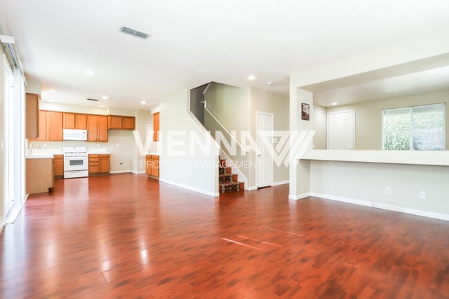 Building Photo - Spacious 4 Bedroom Home in North Natomas