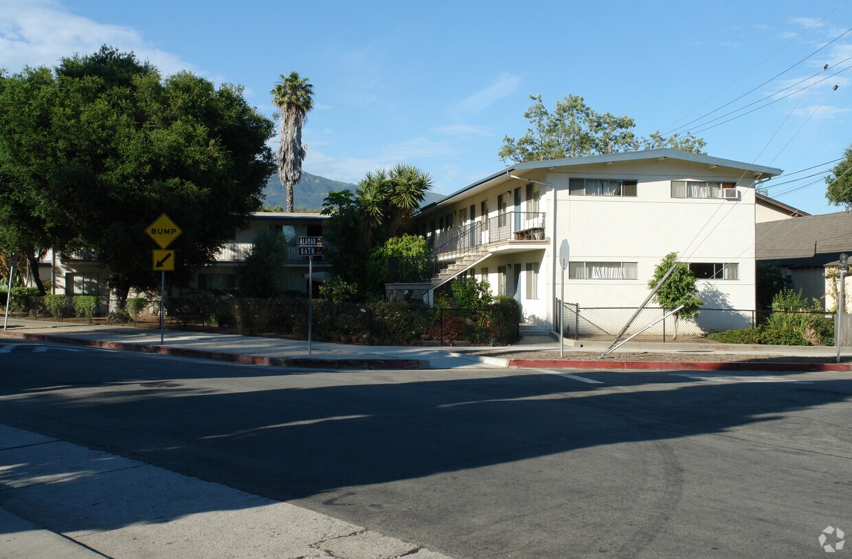 Primary Photo - 277 W Alamar Ave