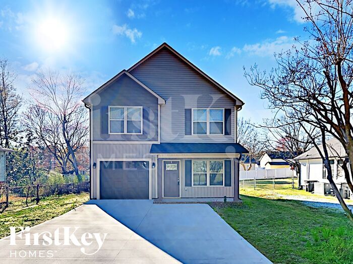 Primary Photo - 916 Longview Ave
