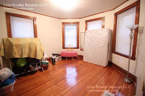 Primary Photo - 47 Waverly St