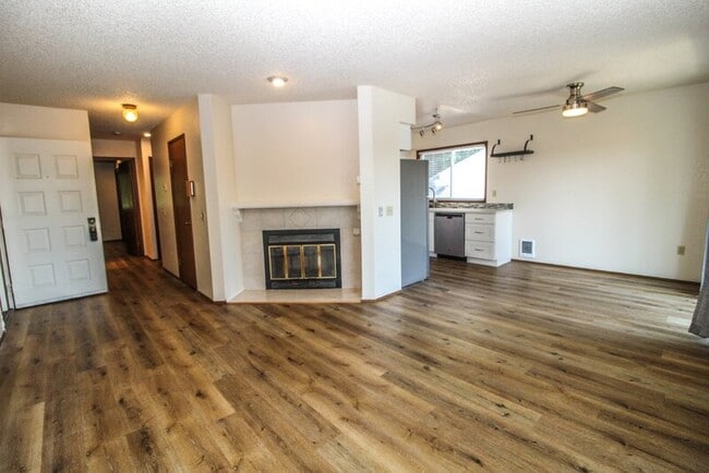 Building Photo - 12717 NE 170th Ln