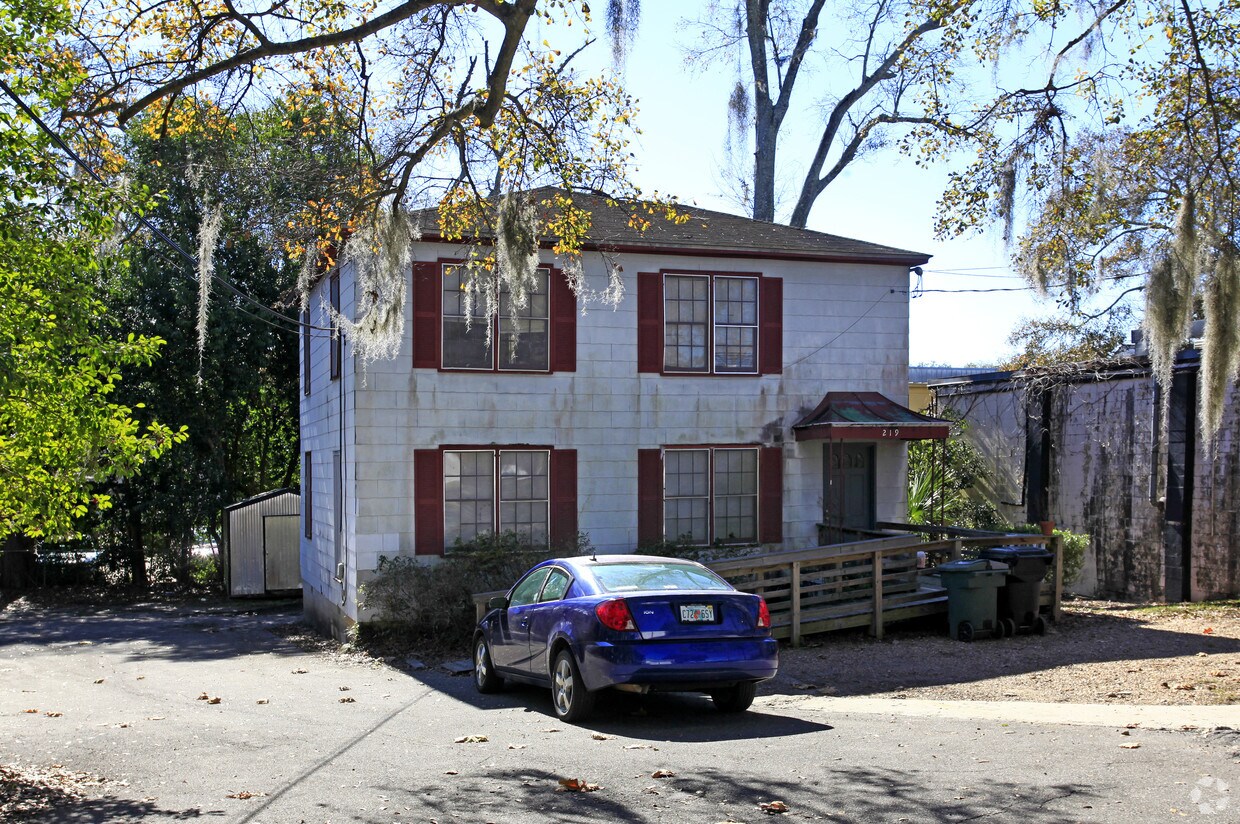 Foto principal - 219 E 6th Ave