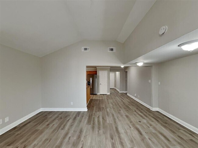 Building Photo - 5515 Rollins St