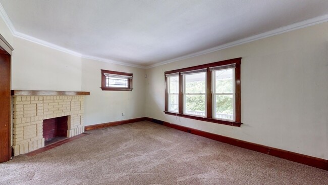 Building Photo - 1285 Cranford Ave