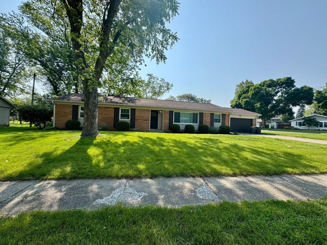 Primary Photo - West Lafayette Schools Beautiful Home, Sho...