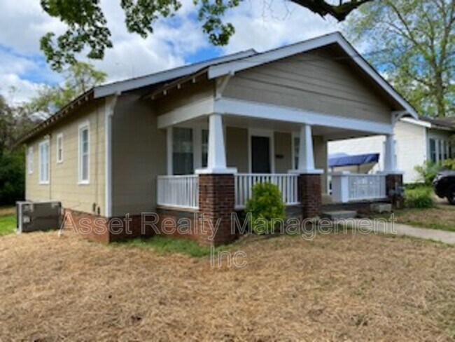 Building Photo - 320 E Glenwood Ave
