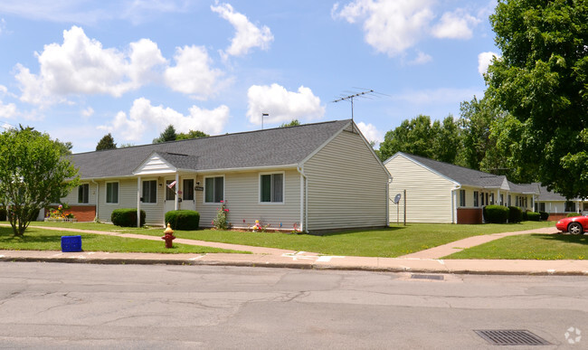 Building Photo - Maple Ridge Estates