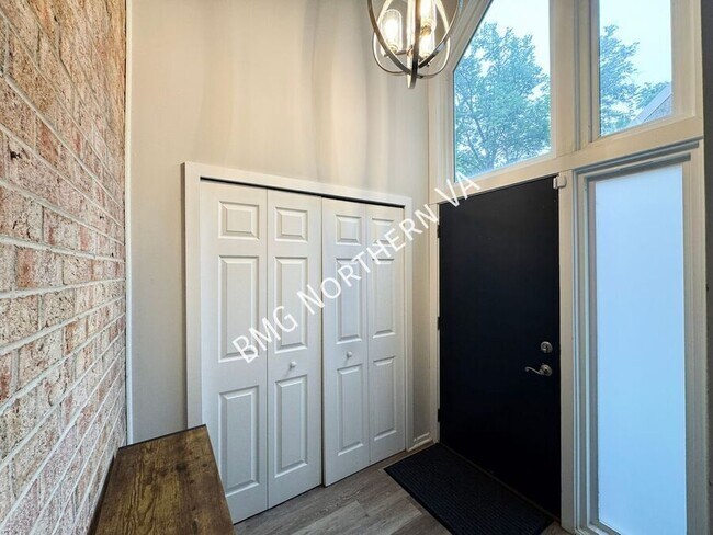 Foto del edificio - 1476 Greenmont Ct