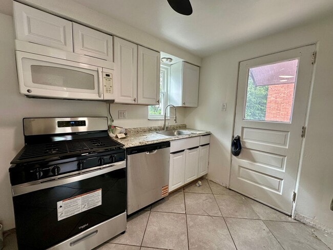 Foto del edificio - 975 Elizabeth St