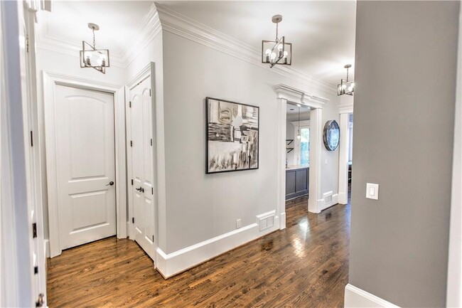 Foto del edificio - 1292 Lenox Park Blvd NE