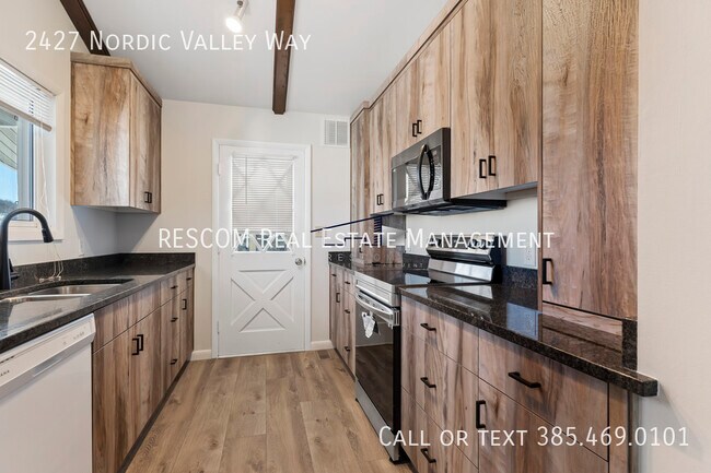 Building Photo - 2427 Nordic Valley Way