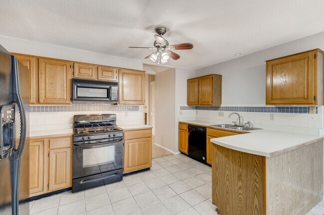 Building Photo - Westcreek Subdivision - 4 bedrooms- master...