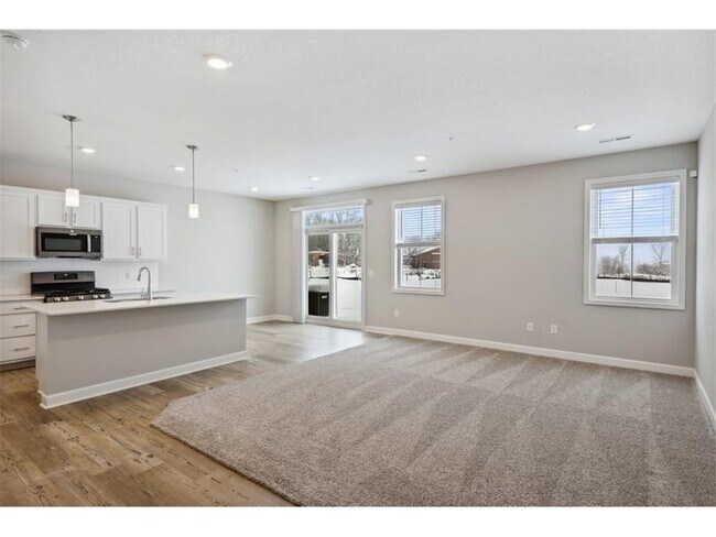 Foto del edificio - 9469 4th St N