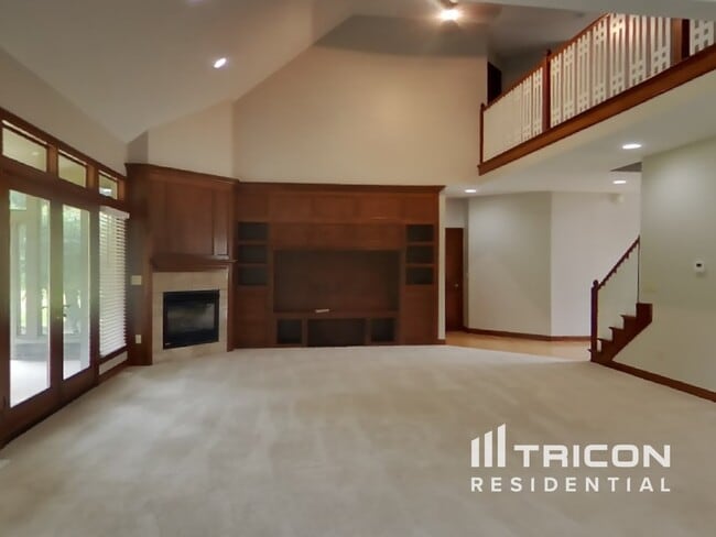 Building Photo - 6055 Fawnwood Dr