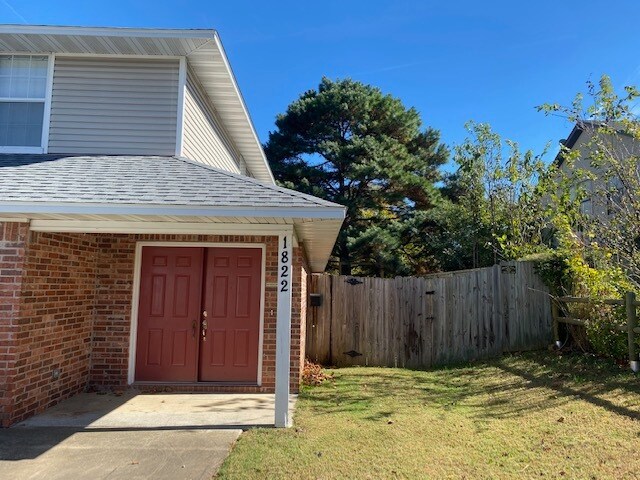 Front Porch - 1822 N Pointer Ln