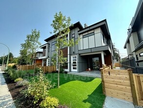 Building Photo - 867-867 Morrison Ave
