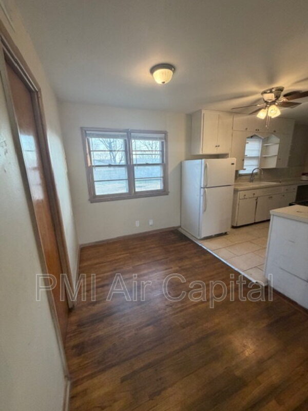 Foto del edificio - 1615 W Haskell St