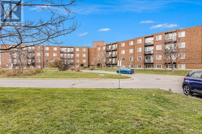 Building Photo - 2041-2041 Arrowsmith Dr