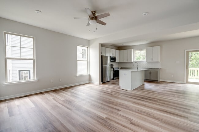 Foto del edificio - 324 Northfield Hts Ln